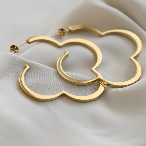 Clover earrings hoop earrings gold earrings - Picture 7 of 8